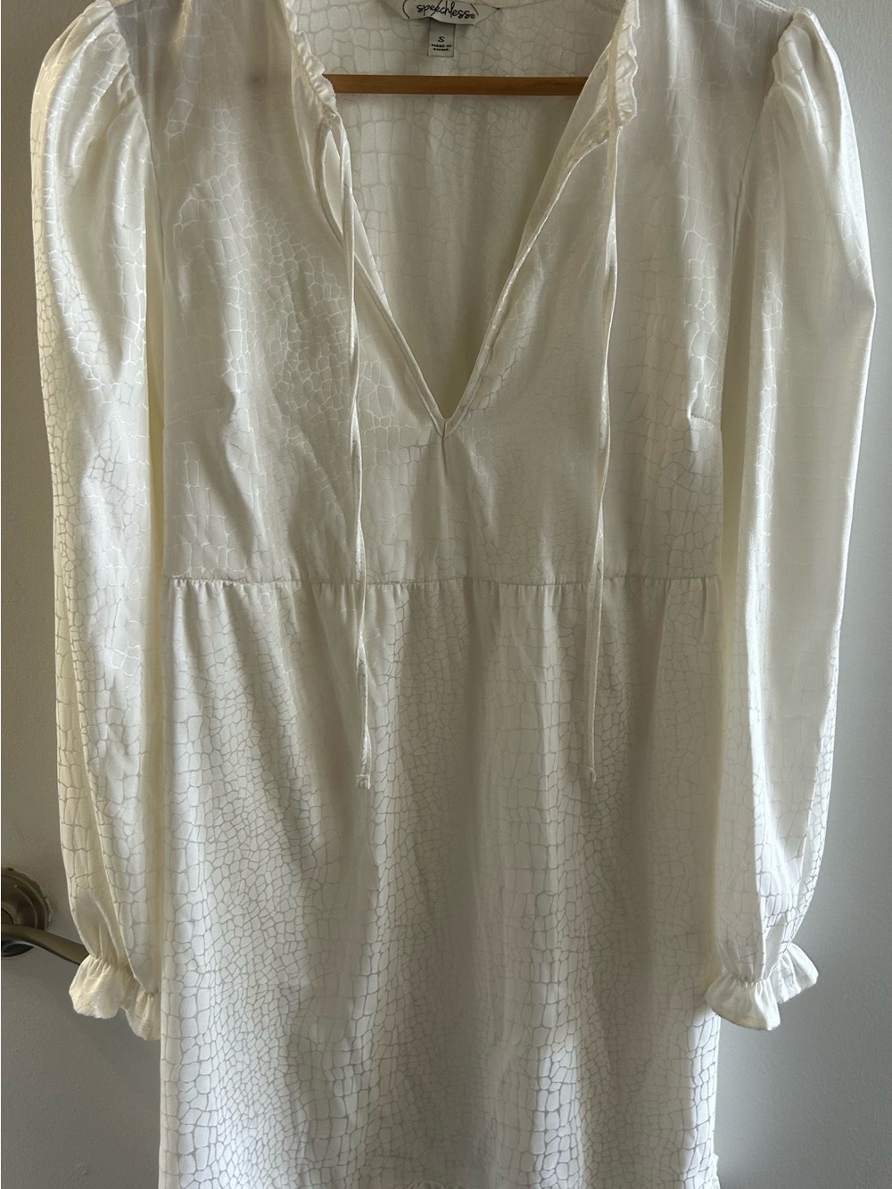 Speechless Ivory V-Neck Long Sleeve Textured Dress